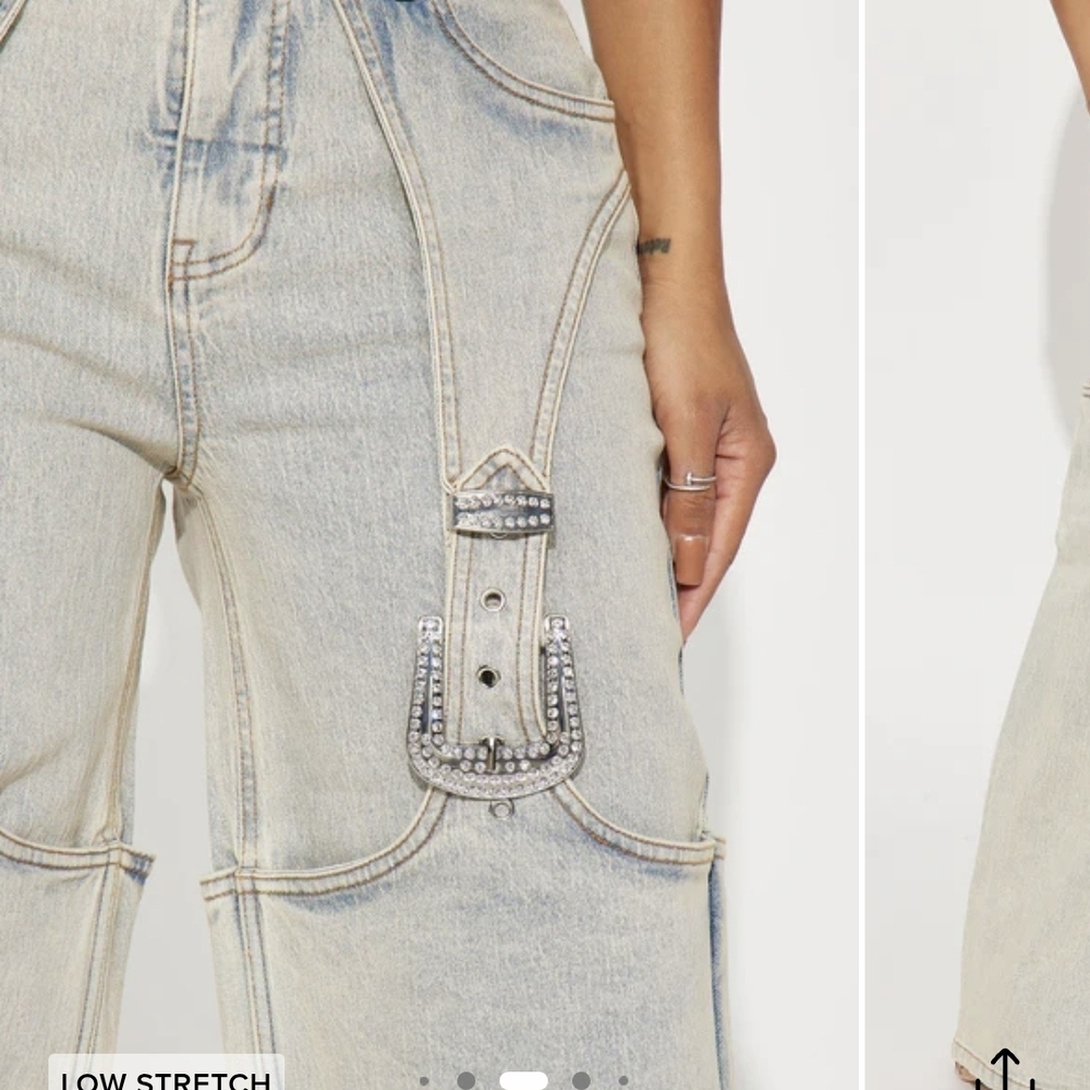Light Wash Women's Decorative Buckle Jeans